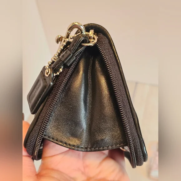 Coach Poppy Daisy Floral Graffiti Wristlet Wallet - Picture 9 of 10